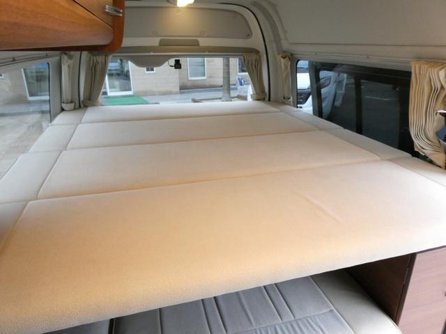 ハイエースバン ＲＶランド　ランドワゴンロゼ　キャンピングカー　８ナンバー　ツインサブバッテリー　１５００Ｗインバーター　走行充電　外部充電　シンク　フリップダウンモニター　リアクーラー　リアヒーター　ＵＩショック・スタビ　８人乗車４人就寝（67枚目）