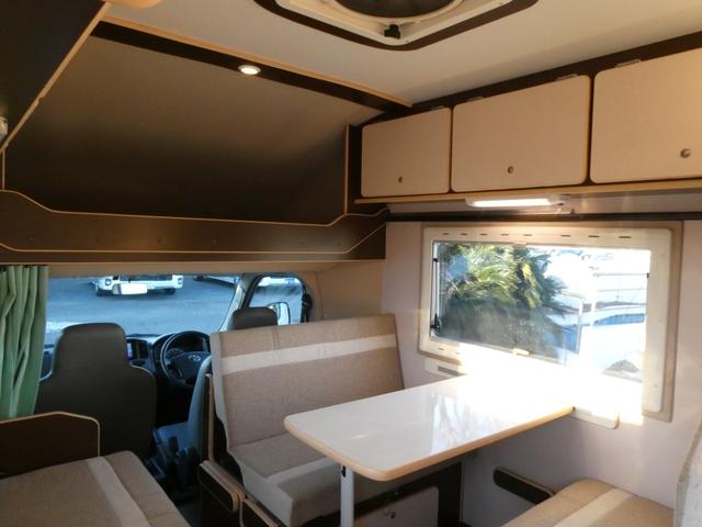 タウンエーストラック セキソーボディ　トム２３　キャンピングカー　８ナンバー　シングルサブバッテリー　べバストＦＦヒーター　走行充電　外部充電　ソーラーパネル　マックスファン　冷蔵庫　カセットトイレ　シンク　６人乗車５人就寝　ＳＤナビ　ＥＴＣ（3枚目）