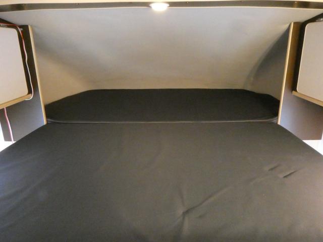 タウンエーストラック セキソーボディ　トム２３　キャンピングカー　８ナンバー　シングルサブバッテリー　べバストＦＦヒーター　走行充電　外部充電　ソーラーパネル　マックスファン　冷蔵庫　カセットトイレ　シンク　６人乗車５人就寝　ＳＤナビ　ＥＴＣ（4枚目）
