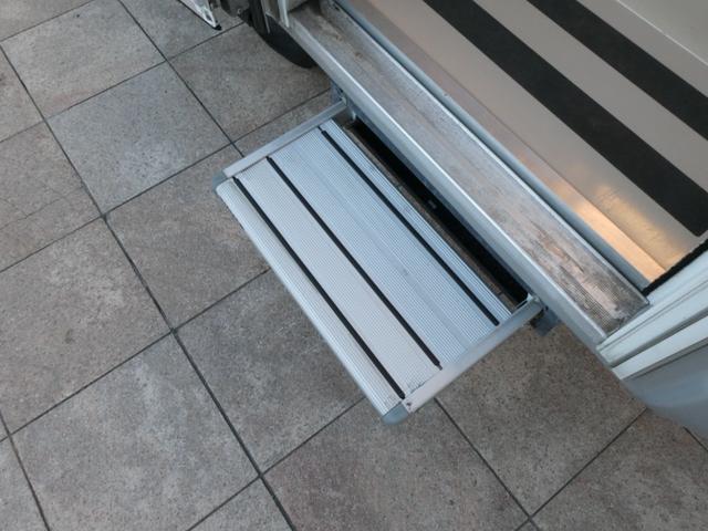 タウンエーストラック セキソーボディ　トム２３　キャンピングカー　８ナンバー　シングルサブバッテリー　べバストＦＦヒーター　走行充電　外部充電　ソーラーパネル　マックスファン　冷蔵庫　カセットトイレ　シンク　６人乗車５人就寝　ＳＤナビ　ＥＴＣ（10枚目）