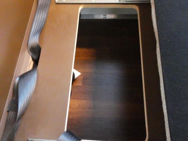 タウンエーストラック セキソーボディ　トム２３　キャンピングカー　８ナンバー　シングルサブバッテリー　べバストＦＦヒーター　走行充電　外部充電　ソーラーパネル　マックスファン　冷蔵庫　カセットトイレ　シンク　６人乗車５人就寝　ＳＤナビ　ＥＴＣ（14枚目）