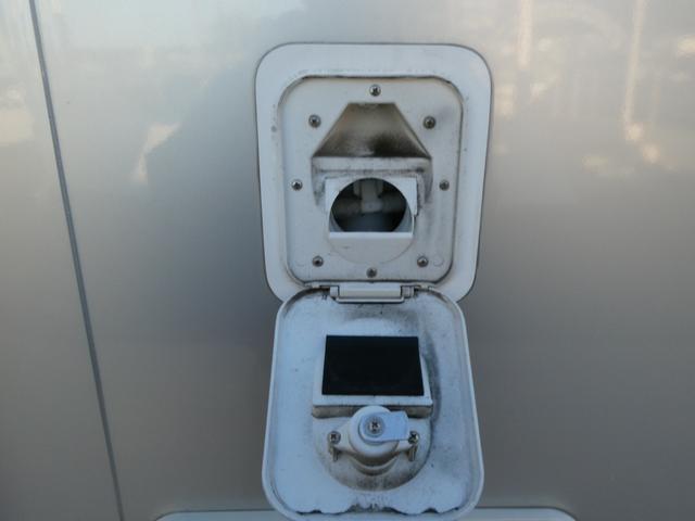 タウンエーストラック セキソーボディ　トム２３　キャンピングカー　８ナンバー　シングルサブバッテリー　べバストＦＦヒーター　走行充電　外部充電　ソーラーパネル　マックスファン　冷蔵庫　カセットトイレ　シンク　６人乗車５人就寝　ＳＤナビ　ＥＴＣ（29枚目）