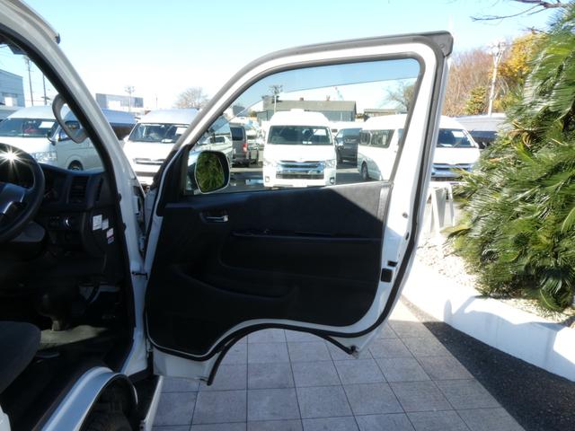 ハイエースワゴン 東和モータース ツェルトWG キャンピングカー 3ナンバー シングルサブバッテリー 走行充電 外部充電 フリップダウンモニター リアヒーター リアクーラー フロントモデリスタスポイラー 10人乗車3人就寝 メモリーナビ ETC(48枚目)