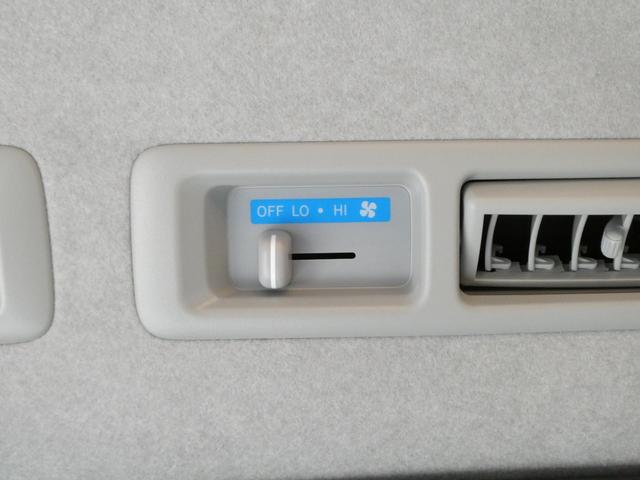 ハイエースバン ＦＯＣＳ　ディパーチャー　キャンピングカー　８ナンバー　ＦＦヒーター　ソーラーパネル　マックスファン　鉛バッテリー２個　１５００Ｗインバーター　走行充電器　外部充電器　フリップダウンモニター　リアヒーター　リアクーラー（21枚目）