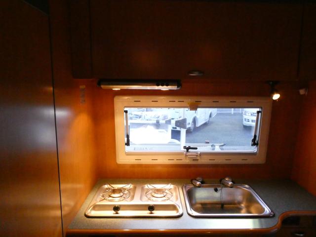 カムロード バンテック　ジル　キャンピングカー　８ナンバー　ＦＦヒーター　温水ボイラー　温水シャワー　カセットトイレ　サイドオーニング　サイクルキャリア　３ＷＡＹ冷蔵庫　ＬＰガス　シンク　鉛バッテリー１個　１０００Ｗインバーター（46枚目）