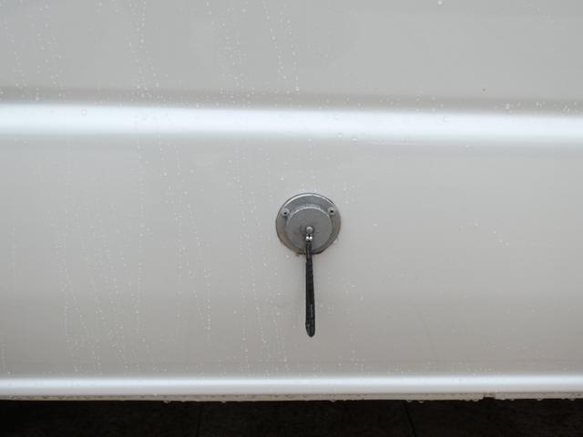 ハイエースワゴン かーいんてりあ高橋　リラックスワゴンタイプ１　キャンピングカー　８ナンバー　ＦＦヒーター　ＤＣ冷蔵庫　３５０Ｗインバーター　鉛バッテリー２個　走行充電　外部充電　シンク　テレビ　リアクーラー　リアヒーター　前後ドライブレコーダー　ワンオーナー（79枚目）