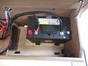ＦＯＣＳ　ルソ　新車　キャンピングカー　５ナンバー　シングルサブバッテリー　走行充電　外部充電　室内外部電源口　フリップダウンモニター　ナビ切替スイッチ　断熱　５人乗車２人就寝　１６００ｃｃ　２ＷＤ　電圧計（64枚目）