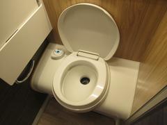 カセットトイレがあれば高速の渋滞時も安心ですね♪ 5