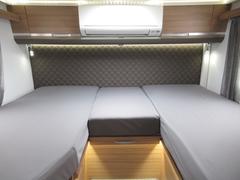 リアベッドサイズは７５ｃｍ×１８８ｃｍが二人寝れます♪ 4