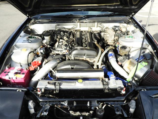 １８０ＳＸ タイプＸ　ＴＯＭＥＩタービン　ＴＯＭＥＩエキマニ　社外マフラー　社外前置Ｉ／Ｃ　ＴＥＩＮ車高調　ＥＮＫＥＩ１７インチ　社外強化クラッチ　ＤＥＦＩ水温油温油圧　ブリッドセミバケ　機械式ＬＳＤダッシュ貫通ロールバー（4枚目）