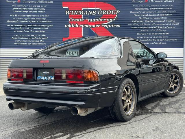 サバンナＲＸ－７ ＧＴ－Ｒ　ＦＵＪＩＴＳＵＢＯマフラー　ＢＬＩＴＺエアクリーナー　ＢＬＩＴＺブローオフバルブ　ＷＥＤＳ　ＳＰＯＲＴ１６インチＡＷ　社外フルバケットシート　社外ステアリング（2枚目）
