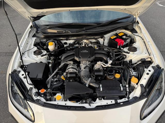 ＧＲ８６ ＲＺ　Ｒｏｓｓｏ　Ｍｏｄｅｌｌｏマフラー　　純正１８インチＡＷ　純正ナビ　バックモニター　ドライブレコーダー　ＥＴＣ　シートヒーター　クルーズコントロール機能（4枚目）