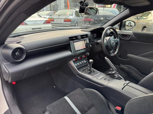 ＧＲ８６ ＲＺ　Ｒｏｓｓｏ　Ｍｏｄｅｌｌｏマフラー　　純正１８インチＡＷ　純正ナビ　バックモニター　ドライブレコーダー　ＥＴＣ　シートヒーター　クルーズコントロール機能（22枚目）