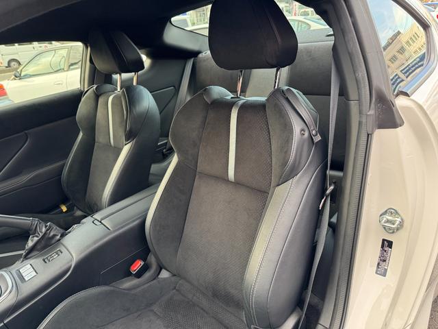 ＧＲ８６ ＲＺ　Ｒｏｓｓｏ　Ｍｏｄｅｌｌｏマフラー　　純正１８インチＡＷ　純正ナビ　バックモニター　ドライブレコーダー　ＥＴＣ　シートヒーター　クルーズコントロール機能（24枚目）