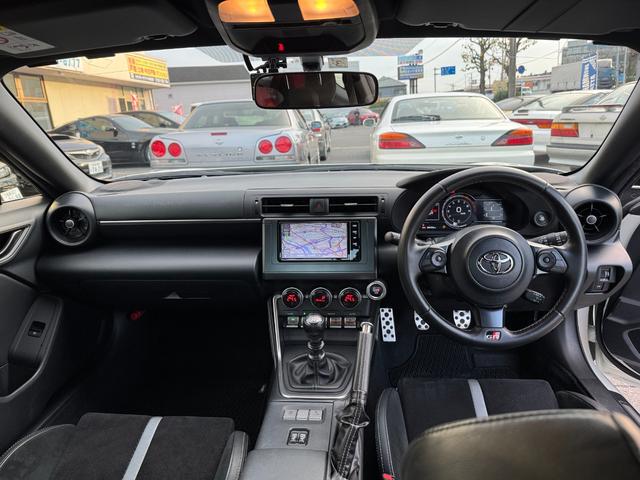 ＧＲ８６ ＲＺ　Ｒｏｓｓｏ　Ｍｏｄｅｌｌｏマフラー　　純正１８インチＡＷ　純正ナビ　バックモニター　ドライブレコーダー　ＥＴＣ　シートヒーター　クルーズコントロール機能（25枚目）