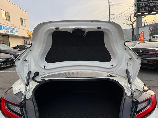 ＧＲ８６ ＲＺ　Ｒｏｓｓｏ　Ｍｏｄｅｌｌｏマフラー　　純正１８インチＡＷ　純正ナビ　バックモニター　ドライブレコーダー　ＥＴＣ　シートヒーター　クルーズコントロール機能（44枚目）