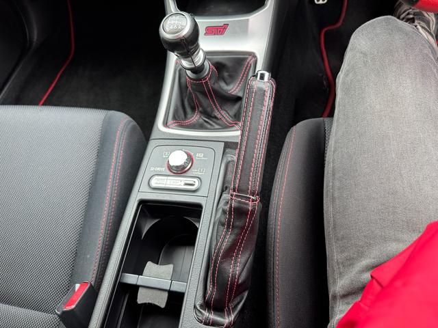 インプレッサ ＷＲＸ　ＳＴｉ　スペックＣ　ＴＥＩＮ車高調　フジツボマフラー　純正ＳＴＩ１８インチＡＷ　純正ＳＴＩフロントバンパー　純正リアウイング　タイミングベルト交換歴有（34枚目）