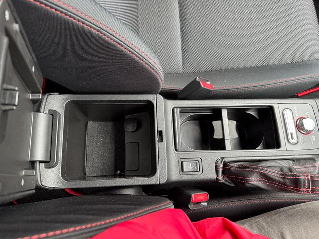 インプレッサ ＷＲＸ　ＳＴｉ　スペックＣ　ＴＥＩＮ車高調　フジツボマフラー　純正ＳＴＩ１８インチＡＷ　純正ＳＴＩフロントバンパー　純正リアウイング　タイミングベルト交換歴有（35枚目）