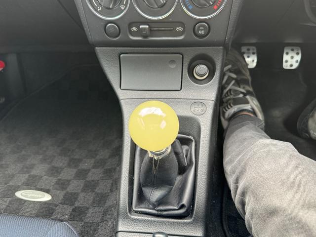 コペン アクティブトップ　直列４気筒ＤＯＨＣ１６バルブ　ＤＣＥＮＩＴ１５インチＡＷ　純正モモステ　純正マフラー　Ｃａｒｒｏｚｚｅｒｉａオーディオ　シートヒーター（34枚目）