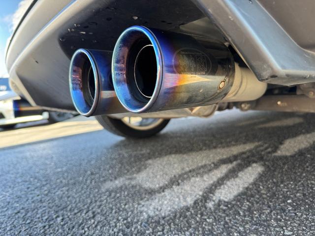 インプレッサ ＷＲＸ　ＳＴｉ　スペックＣ　純正ＳＴＩ１８インチＡＷ　ＮＡＲＤＩステアリング　柿本マフラー　Ｄｅｆｉ追加メーター　ワークスベルクイックリリース　ケンウッドナビ　ＥＴＣ（9枚目）