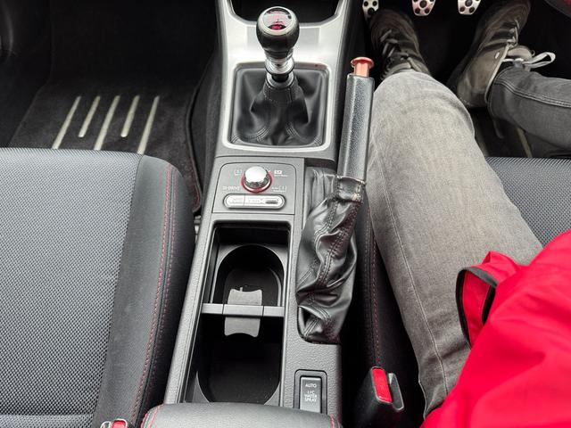 インプレッサ ＷＲＸ　ＳＴｉ　スペックＣ　純正ＳＴＩ１８インチＡＷ　ＮＡＲＤＩステアリング　柿本マフラー　Ｄｅｆｉ追加メーター　ワークスベルクイックリリース　ケンウッドナビ　ＥＴＣ（31枚目）