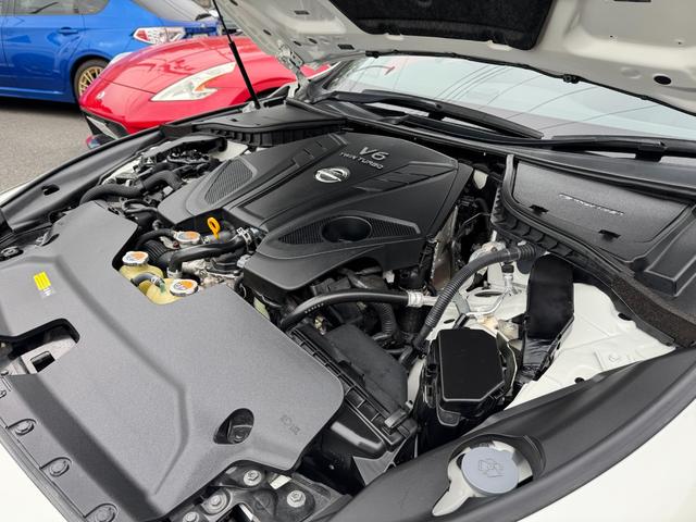 スカイライン ４００Ｒ　３リッター　Ｖ６ツインターボエンジン　ＡＤＶＡＮ　Ｒａｃｉｎｇ　ＧＴ　１９インチＡＷ　ＨＫＳスポーツマフラー　ＢＯＳＥサウンドシステム　純正サスペンション　ＥＴＣ　ドラレコ（4枚目）