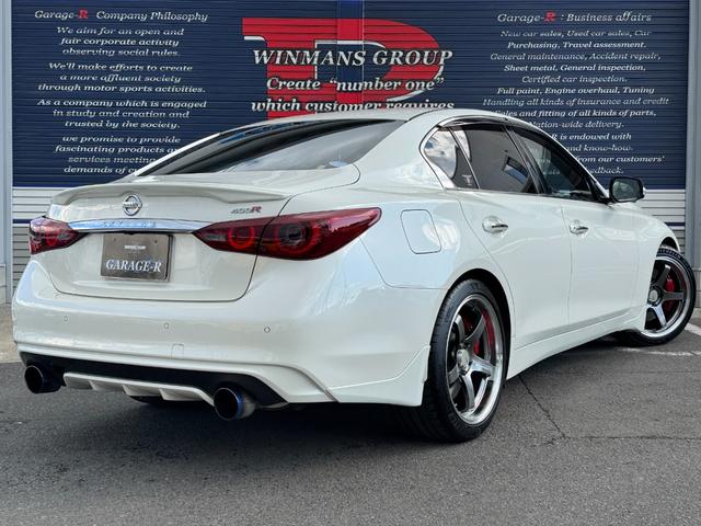 スカイライン ４００Ｒ　３リッター　Ｖ６ツインターボエンジン　ＡＤＶＡＮ　Ｒａｃｉｎｇ　ＧＴ　１９インチＡＷ　ＨＫＳスポーツマフラー　ＢＯＳＥサウンドシステム　純正サスペンション　ＥＴＣ　ドラレコ（5枚目）