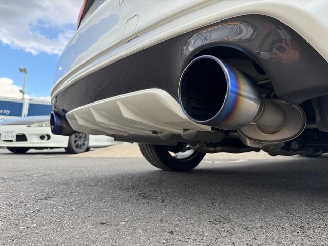 スカイライン ４００Ｒ　３リッター　Ｖ６ツインターボエンジン　ＡＤＶＡＮ　Ｒａｃｉｎｇ　ＧＴ　１９インチＡＷ　ＨＫＳスポーツマフラー　ＢＯＳＥサウンドシステム　純正サスペンション　ＥＴＣ　ドラレコ（13枚目）