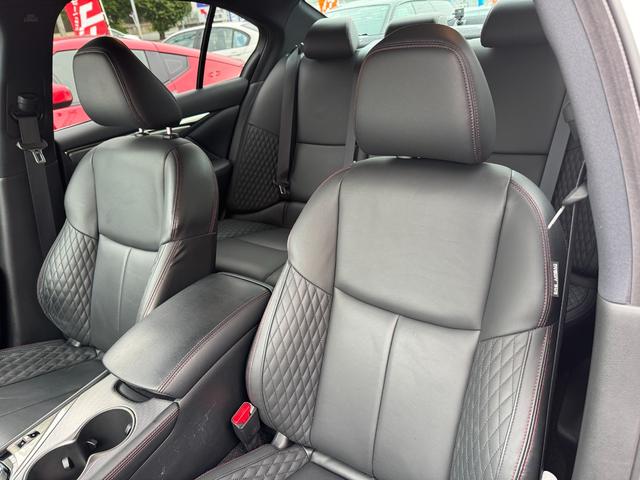 スカイライン ４００Ｒ　３リッター　Ｖ６ツインターボエンジン　ＡＤＶＡＮ　Ｒａｃｉｎｇ　ＧＴ　１９インチＡＷ　ＨＫＳスポーツマフラー　ＢＯＳＥサウンドシステム　純正サスペンション　ＥＴＣ　ドラレコ（24枚目）