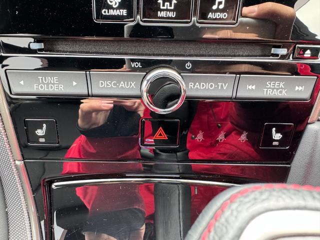 スカイライン ４００Ｒ　３リッター　Ｖ６ツインターボエンジン　ＡＤＶＡＮ　Ｒａｃｉｎｇ　ＧＴ　１９インチＡＷ　ＨＫＳスポーツマフラー　ＢＯＳＥサウンドシステム　純正サスペンション　ＥＴＣ　ドラレコ（32枚目）