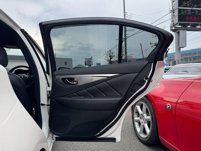 スカイライン ４００Ｒ　３リッター　Ｖ６ツインターボエンジン　ＡＤＶＡＮ　Ｒａｃｉｎｇ　ＧＴ　１９インチＡＷ　ＨＫＳスポーツマフラー　ＢＯＳＥサウンドシステム　純正サスペンション　ＥＴＣ　ドラレコ（49枚目）