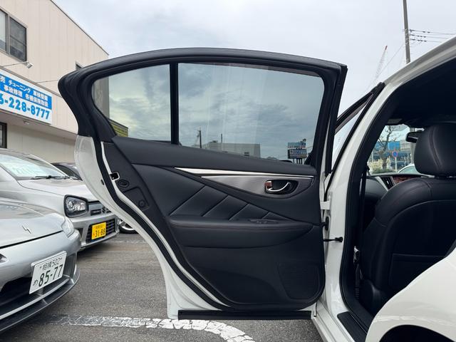 スカイライン ４００Ｒ　３リッター　Ｖ６ツインターボエンジン　ＡＤＶＡＮ　Ｒａｃｉｎｇ　ＧＴ　１９インチＡＷ　ＨＫＳスポーツマフラー　ＢＯＳＥサウンドシステム　純正サスペンション　ＥＴＣ　ドラレコ（51枚目）