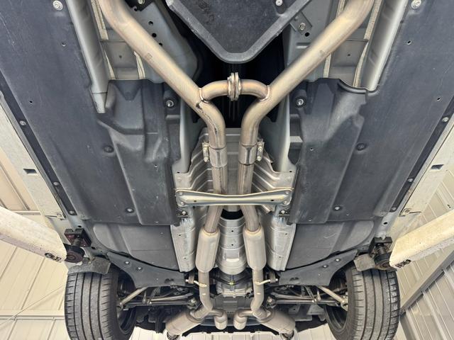 スカイライン ４００Ｒ　３リッター　Ｖ６ツインターボエンジン　ＡＤＶＡＮ　Ｒａｃｉｎｇ　ＧＴ　１９インチＡＷ　ＨＫＳスポーツマフラー　ＢＯＳＥサウンドシステム　純正サスペンション　ＥＴＣ　ドラレコ（54枚目）