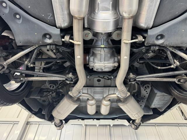 スカイライン ４００Ｒ　３リッター　Ｖ６ツインターボエンジン　ＡＤＶＡＮ　Ｒａｃｉｎｇ　ＧＴ　１９インチＡＷ　ＨＫＳスポーツマフラー　ＢＯＳＥサウンドシステム　純正サスペンション　ＥＴＣ　ドラレコ（55枚目）