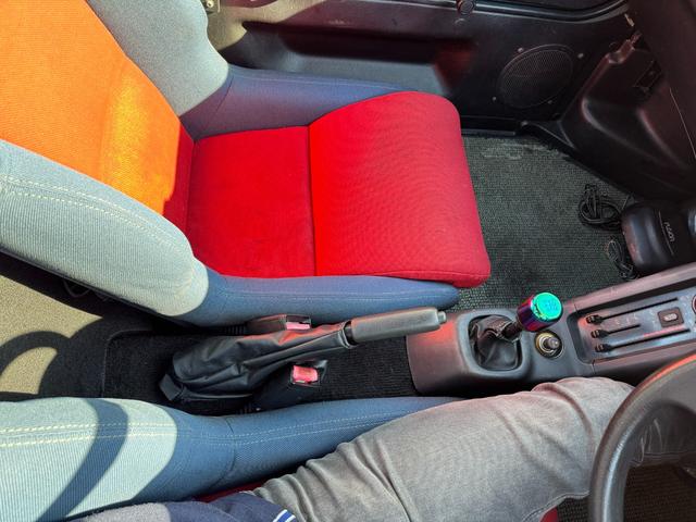 ＡＺ－１ ベースグレード　社外マフラー　ＷＯＲＫ製　ＶＳ１５ＡＷ　ＮＡＶＩＣ製車高調　純正リアウイングＡＵＴＯ　ＧＡＵＧＥ製　追加メーター　スズキスポーツＬＳＤ　水冷直列３気筒ＤＯＨＣ１２バルブＩＣターボ（35枚目）