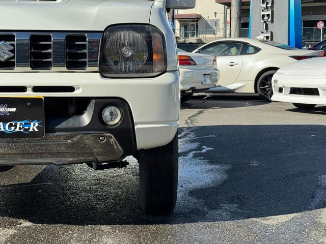 ジムニー ランドベンチャー　直列３気筒ＤＯＨＣインタークーラーターボエンジン　１６インチアルミホイール　純正マフラー　革シート　シートヒーター　ＥＴＣ　ドラレコ（16枚目）