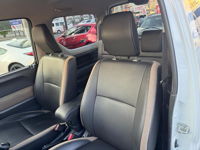 ジムニー ランドベンチャー　直列３気筒ＤＯＨＣインタークーラーターボエンジン　１６インチアルミホイール　純正マフラー　革シート　シートヒーター　ＥＴＣ　ドラレコ（24枚目）