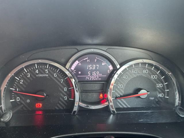 ジムニー ランドベンチャー　直列３気筒ＤＯＨＣインタークーラーターボエンジン　１６インチアルミホイール　純正マフラー　革シート　シートヒーター　ＥＴＣ　ドラレコ（26枚目）