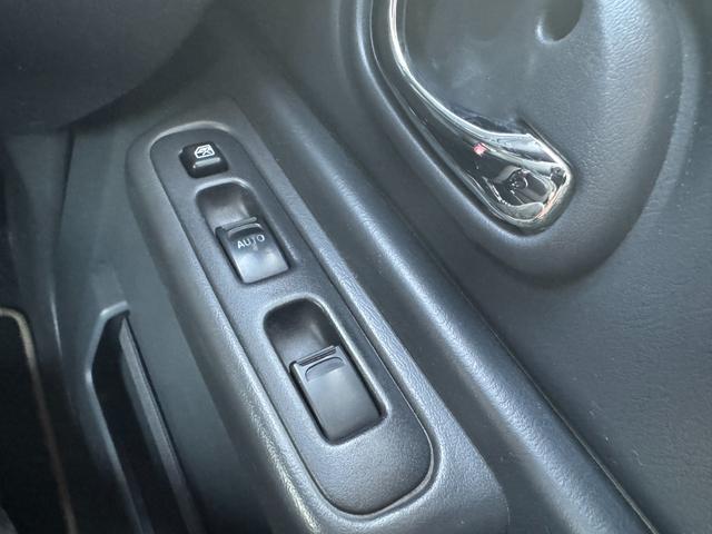 ジムニー ランドベンチャー　直列３気筒ＤＯＨＣインタークーラーターボエンジン　１６インチアルミホイール　純正マフラー　革シート　シートヒーター　ＥＴＣ　ドラレコ（35枚目）