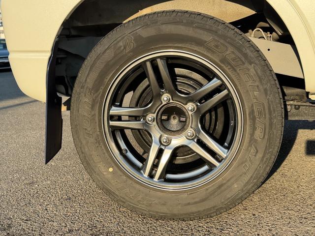 ジムニー ランドベンチャー　直列３気筒ＤＯＨＣインタークーラーターボエンジン　１６インチアルミホイール　純正マフラー　革シート　シートヒーター　ＥＴＣ　ドラレコ（40枚目）