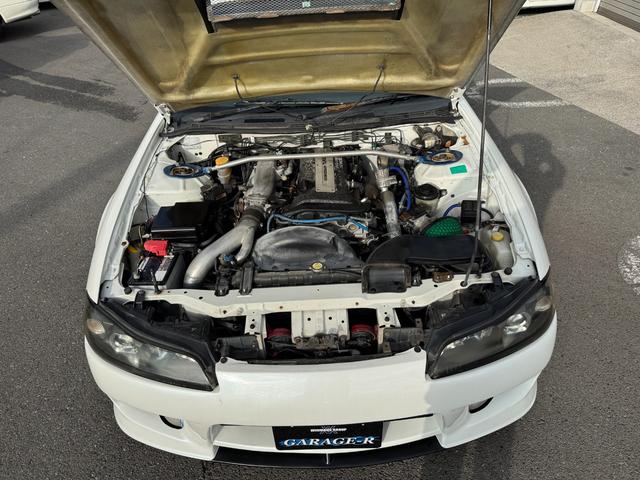 シルビア スペックＲ　柿本改マフラー　ＡＤＶＡＮ１７インチＡＷ　社外車高調　Ａｕｔｏ　Ｇａｕｇｅ　追加メーター　ＢＬＩＴＺ　追加メーター・ブーストコントローラー　ｍｏｍｏ製ステアリング　ＢＲＩＤＥシート　ＨＫＳエアクリ（3枚目）
