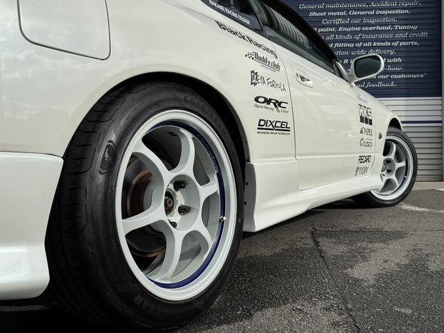 シルビア スペックＲ　柿本改マフラー　ＡＤＶＡＮ１７インチＡＷ　社外車高調　Ａｕｔｏ　Ｇａｕｇｅ　追加メーター　ＢＬＩＴＺ　追加メーター・ブーストコントローラー　ｍｏｍｏ製ステアリング　ＢＲＩＤＥシート　ＨＫＳエアクリ（11枚目）