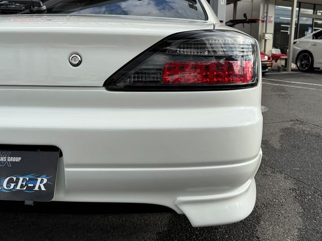 シルビア スペックＲ　柿本改マフラー　ＡＤＶＡＮ１７インチＡＷ　社外車高調　Ａｕｔｏ　Ｇａｕｇｅ　追加メーター　ＢＬＩＴＺ　追加メーター・ブーストコントローラー　ｍｏｍｏ製ステアリング　ＢＲＩＤＥシート　ＨＫＳエアクリ（17枚目）