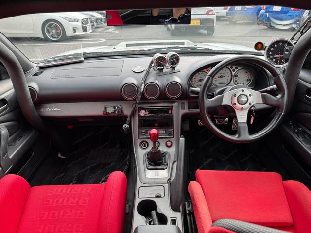 シルビア スペックＲ　柿本改マフラー　ＡＤＶＡＮ１７インチＡＷ　社外車高調　Ａｕｔｏ　Ｇａｕｇｅ　追加メーター　ＢＬＩＴＺ　追加メーター・ブーストコントローラー　ｍｏｍｏ製ステアリング　ＢＲＩＤＥシート　ＨＫＳエアクリ（22枚目）