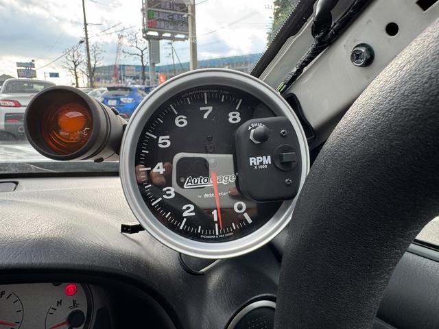 シルビア スペックＲ　柿本改マフラー　ＡＤＶＡＮ１７インチＡＷ　社外車高調　Ａｕｔｏ　Ｇａｕｇｅ　追加メーター　ＢＬＩＴＺ　追加メーター・ブーストコントローラー　ｍｏｍｏ製ステアリング　ＢＲＩＤＥシート　ＨＫＳエアクリ（30枚目）