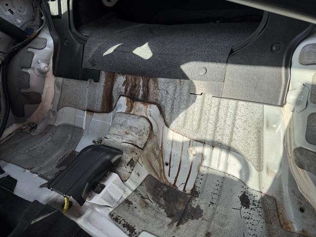 シルビア スペックＲ　柿本改マフラー　ＡＤＶＡＮ１７インチＡＷ　社外車高調　Ａｕｔｏ　Ｇａｕｇｅ　追加メーター　ＢＬＩＴＺ　追加メーター・ブーストコントローラー　ｍｏｍｏ製ステアリング　ＢＲＩＤＥシート　ＨＫＳエアクリ（44枚目）