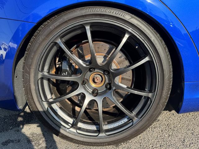 ご希望であれば、別途費用にて社外パーツ（エアロ、マフラー、ホイール）の取付やチューニング・カスタマイズ後にご納車させて頂く事も可能でございます！