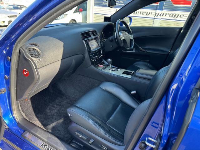 展示場には４０台前後の日産車が常に展示されており、常時お客様の喜んでいただける在庫車を用意しております！是非お問合せご来店お待ちしております。