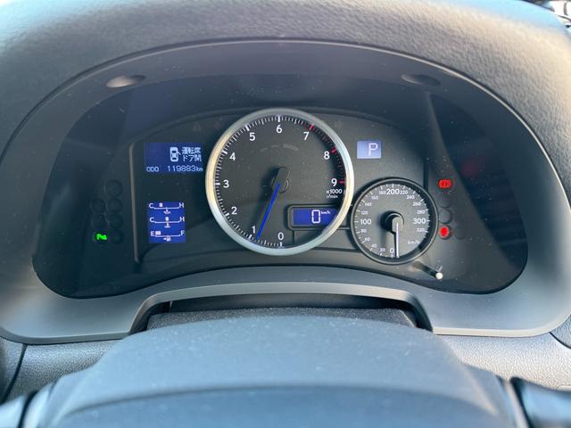 展示場には４０台前後の日産車が常に展示されており、常時お客様の喜んでいただける在庫車を用意しております！是非お問合せご来店お待ちしております。