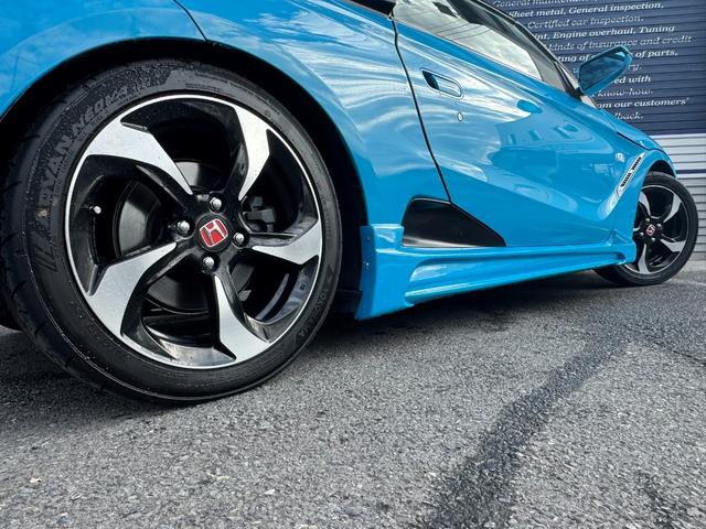 ガレージアール厚木店ではＬＩＮＥでのお問合せにも対応しております！当社ＨＰのＱＲコードから登録して頂き詳細画像や状態についてなど、何でもどしどしお問合せ下さい！